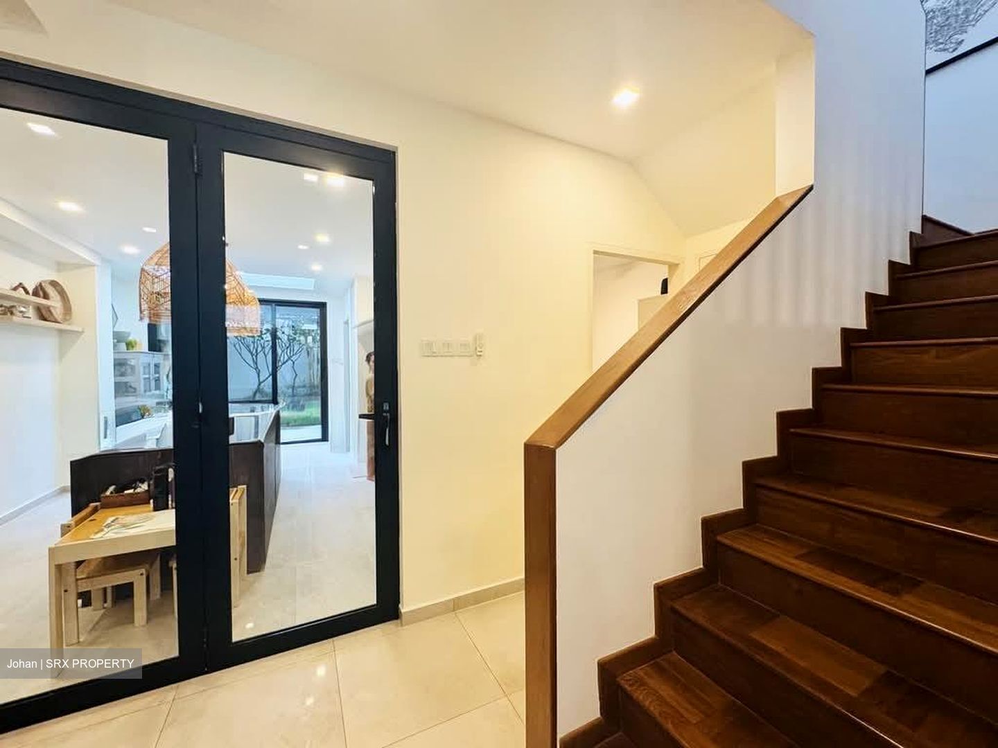 Mangis Road (D15), Terrace #561483001